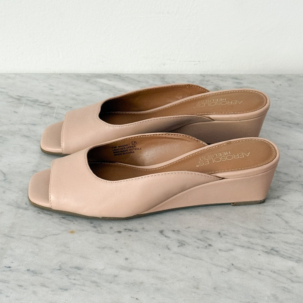 Aerosoles Magnet Wedge Mules Nude Leather Peep Toe Sandals 7M Beige Slip On